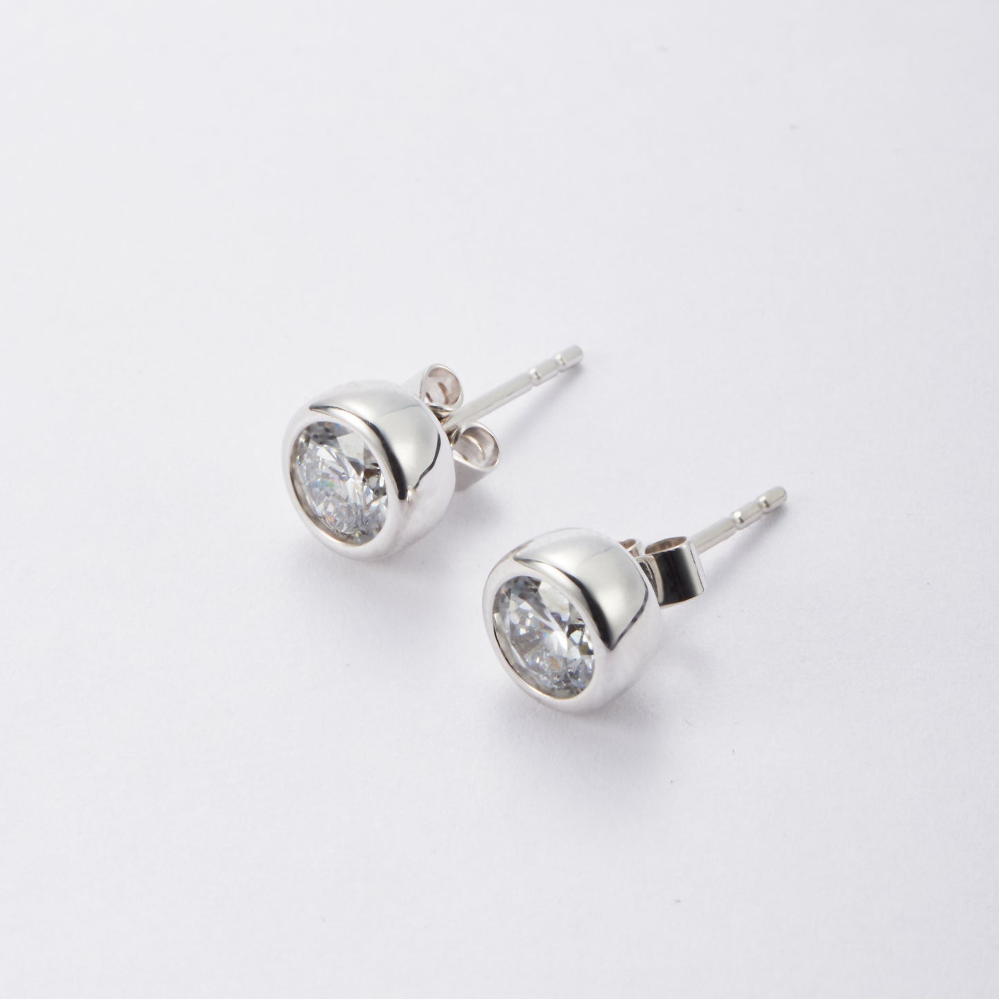 Round earrings