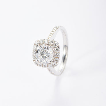 1ct round Ring