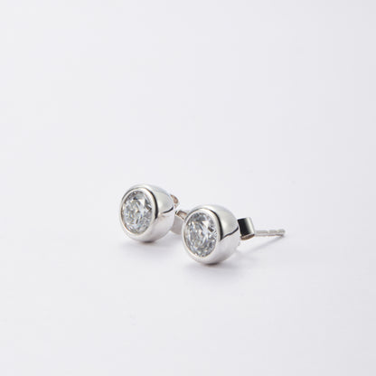 Round earrings